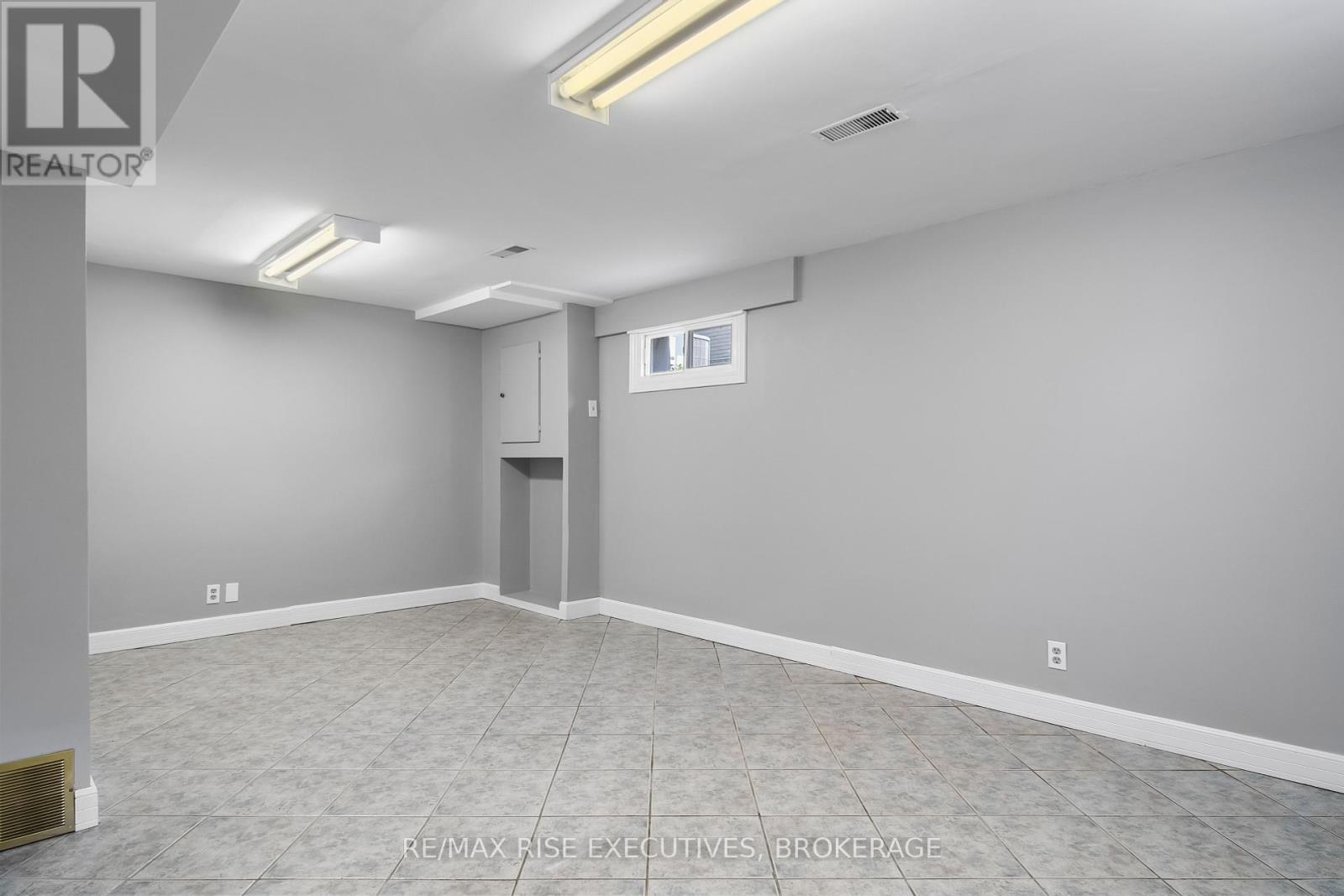 282 Welborne Avenue, Kingston, Ontario  K7M 4G6 - Photo 38 - X12136515