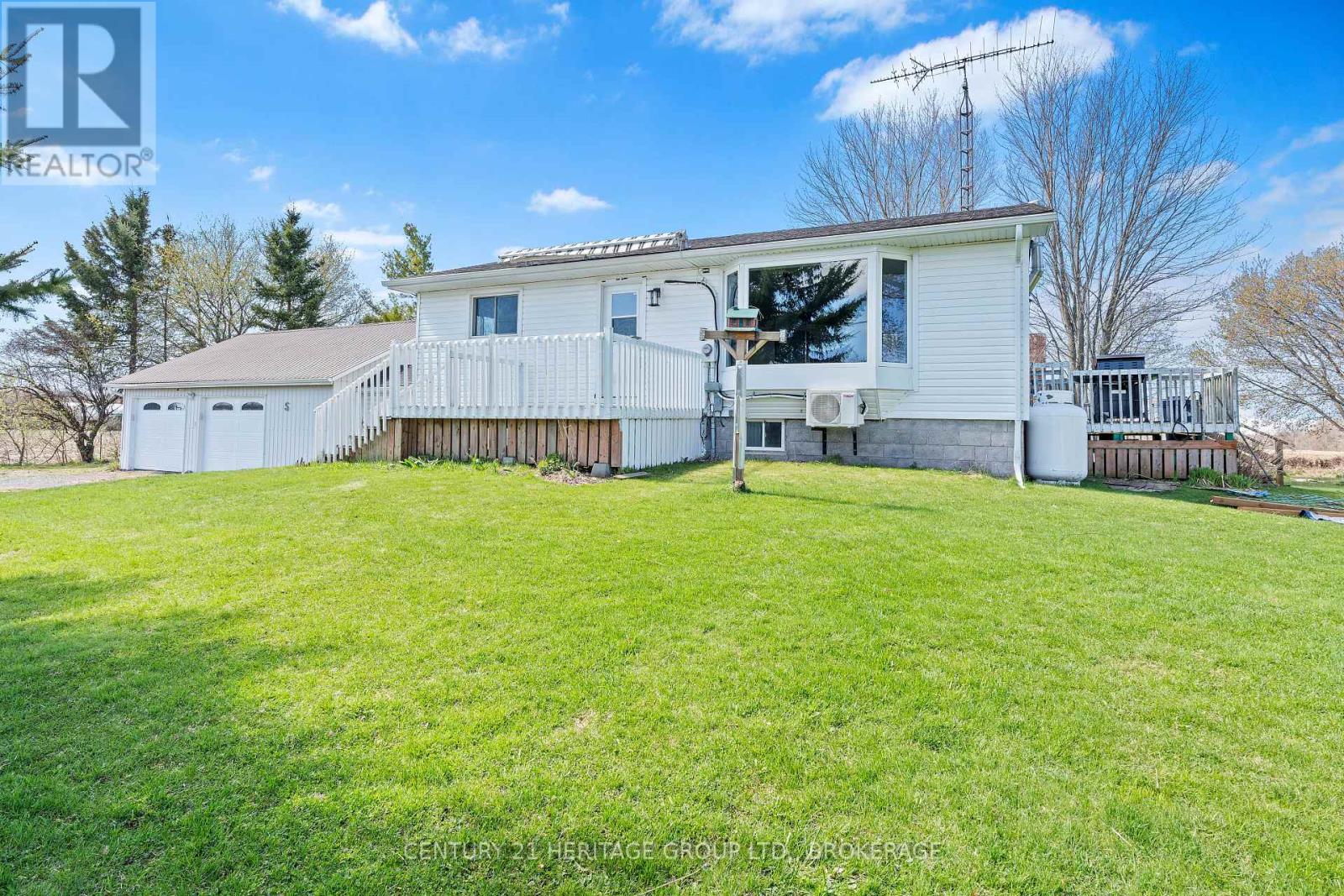 2750 15 Highway, Rideau Lakes, Ontario  K0G 1E0 - Photo 3 - X12136582
