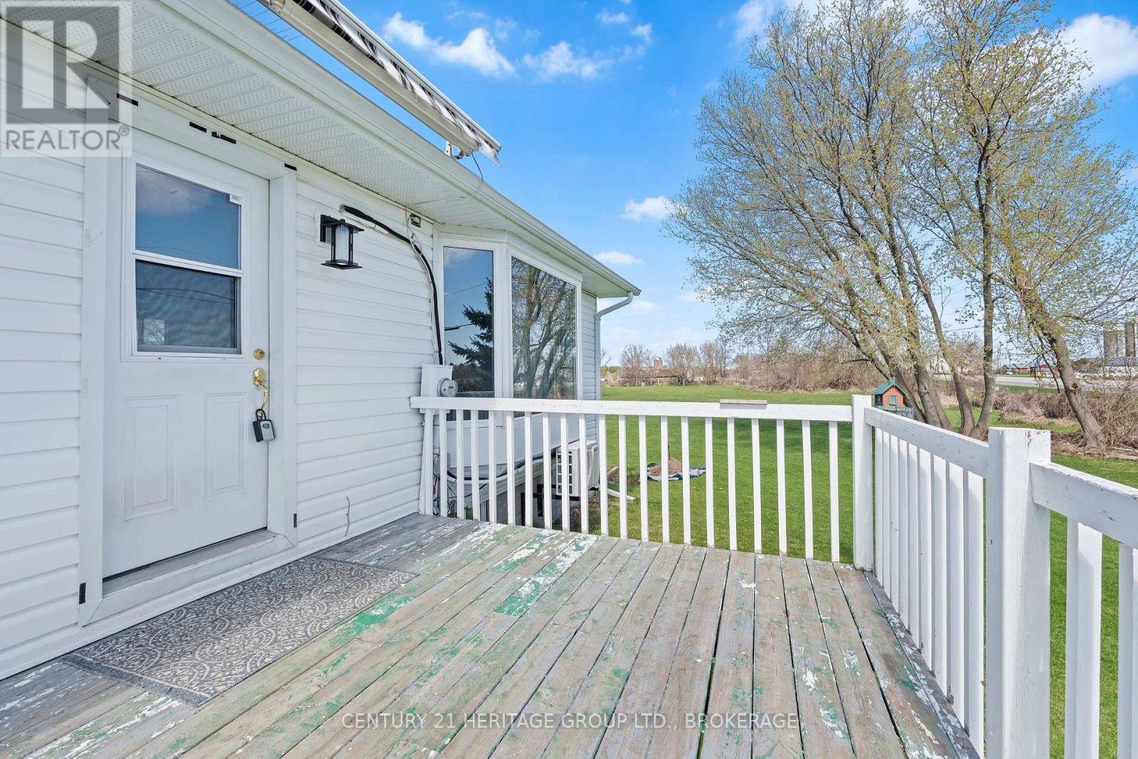 2750 15 Highway, Rideau Lakes, Ontario  K0G 1E0 - Photo 4 - X12136582