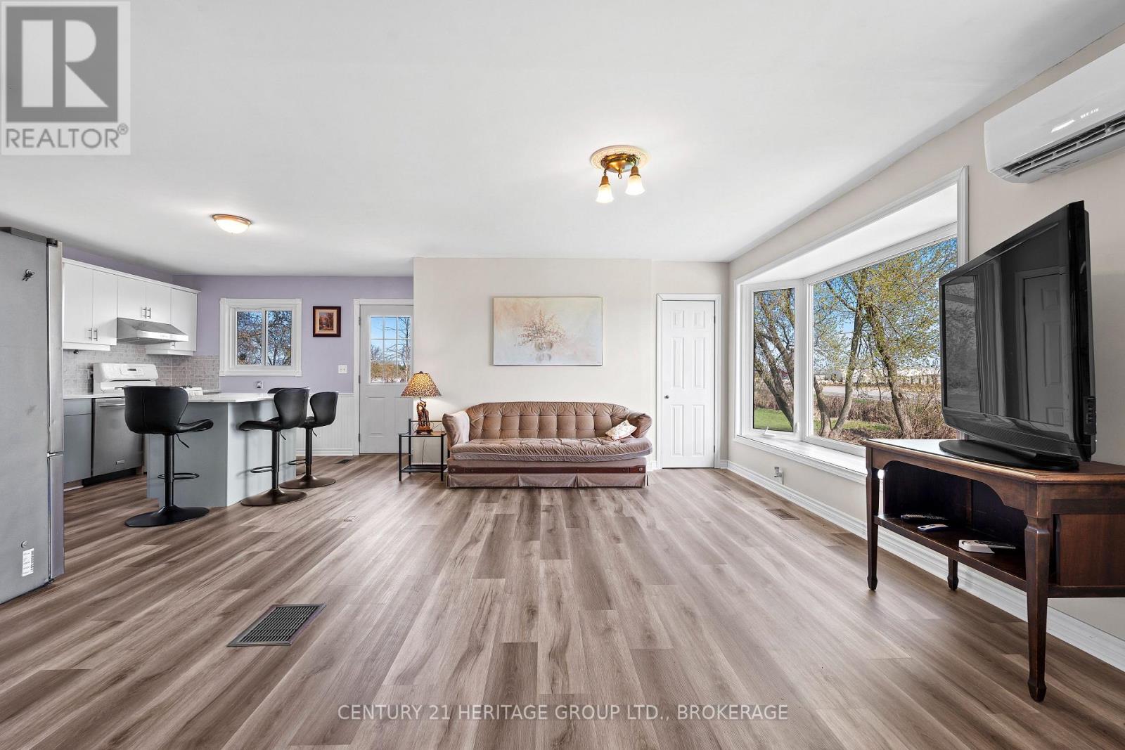 2750 15 Highway, Rideau Lakes, Ontario  K0G 1E0 - Photo 6 - X12136582
