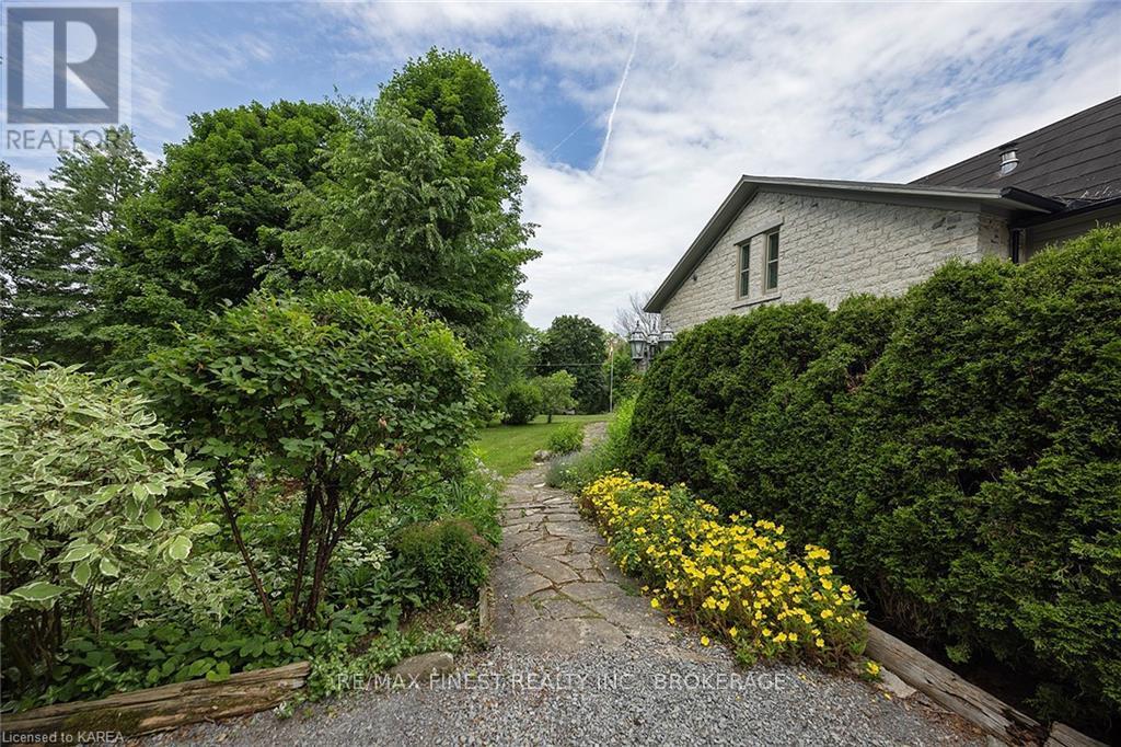 187 Simmons Road, Loyalist, Ontario  K0H 2H0 - Photo 11 - X12137506