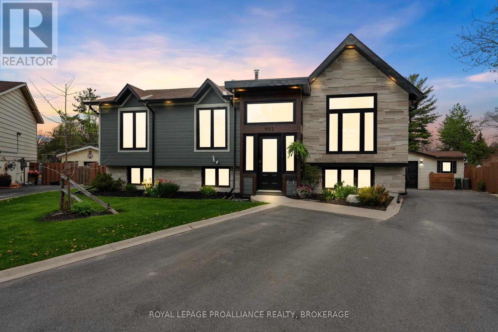 992 WINFORD PLACE, Kingston, Ontario