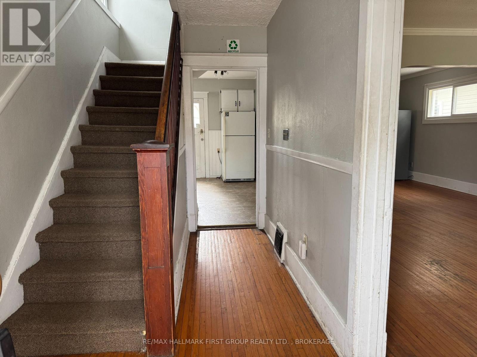 516 Victoria Street, Kingston, Ontario  K7L 4A1 - Photo 2 - X12138519