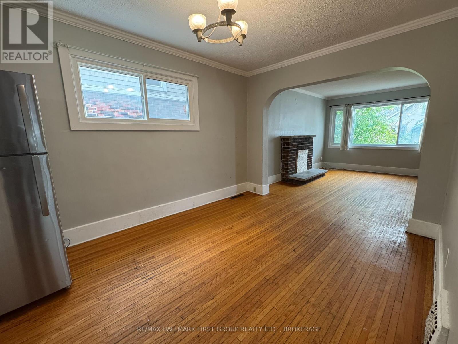 516 Victoria Street, Kingston, Ontario  K7L 4A1 - Photo 5 - X12138519
