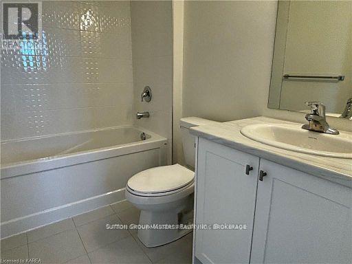 46 Oakmont Drive, Loyalist, Ontario  K0H 1G0 - Photo 11 - X12139862