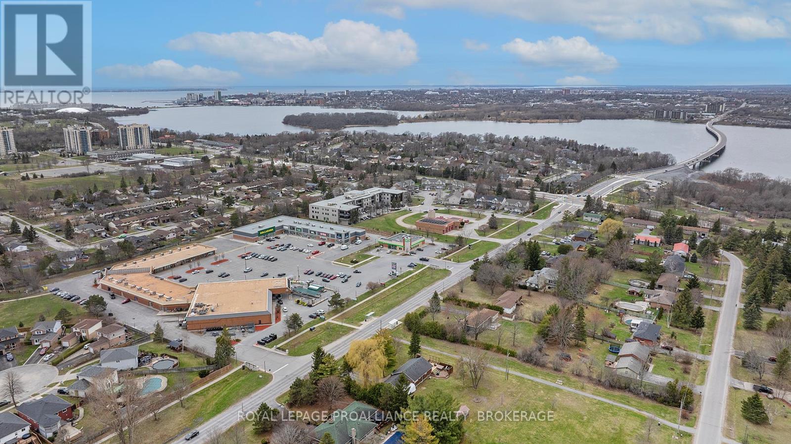 64 Dalgleish Avenue, Kingston, Ontario  K7K 7E1 - Photo 11 - X12140921