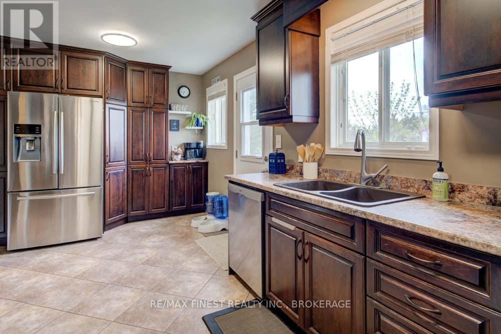 1 Heritage Drive, Loyalist, Ontario  K0H 1G0 - Photo 10 - X12141563