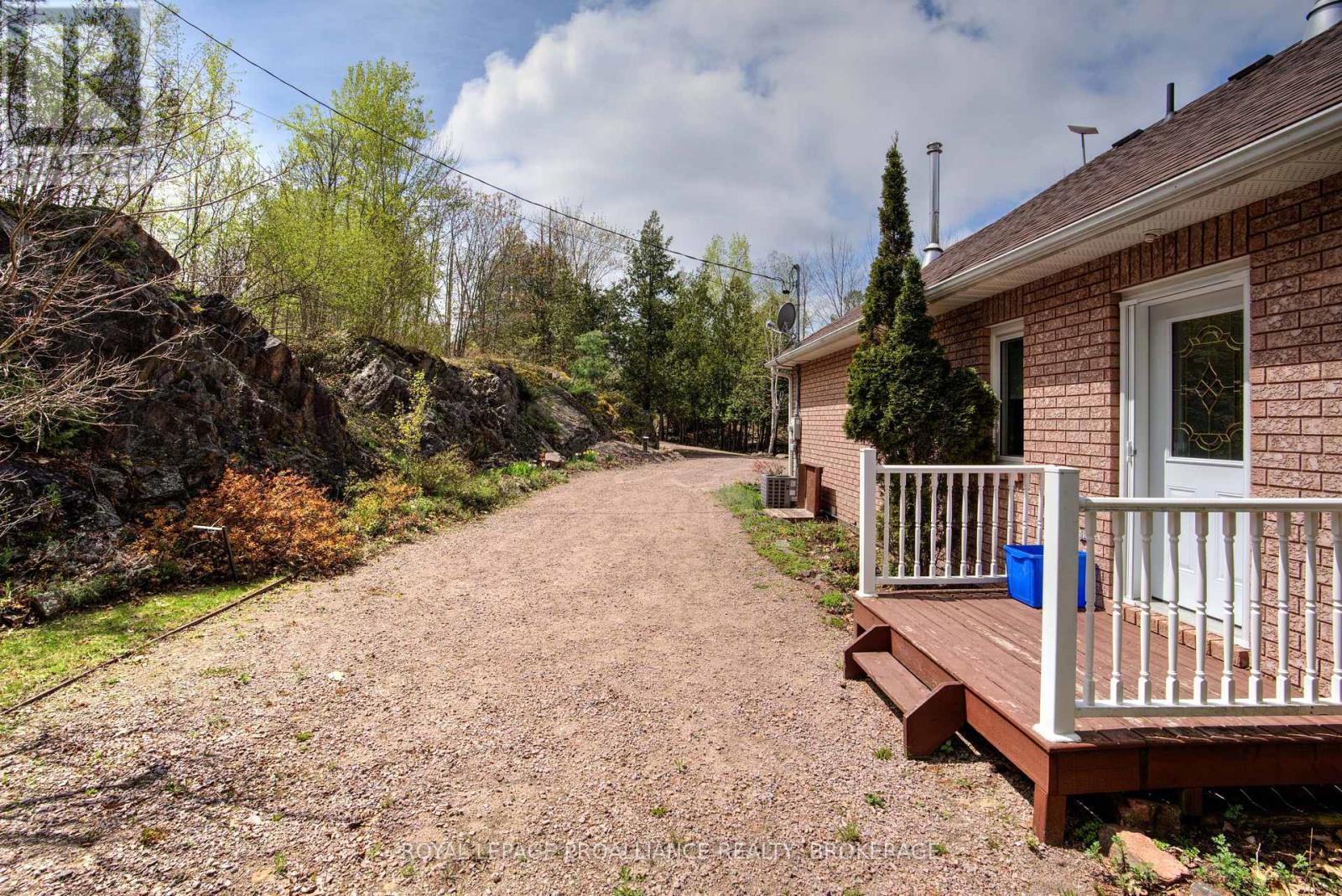 1133 Sassy Tree Lane, Frontenac, Ontario  K0H 1W0 - Photo 4 - X12142184