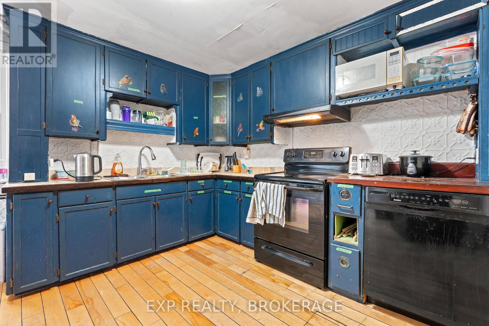 212 Rideau Street, Kingston, Ontario  K7K 3A4 - Photo 10 - X12143463