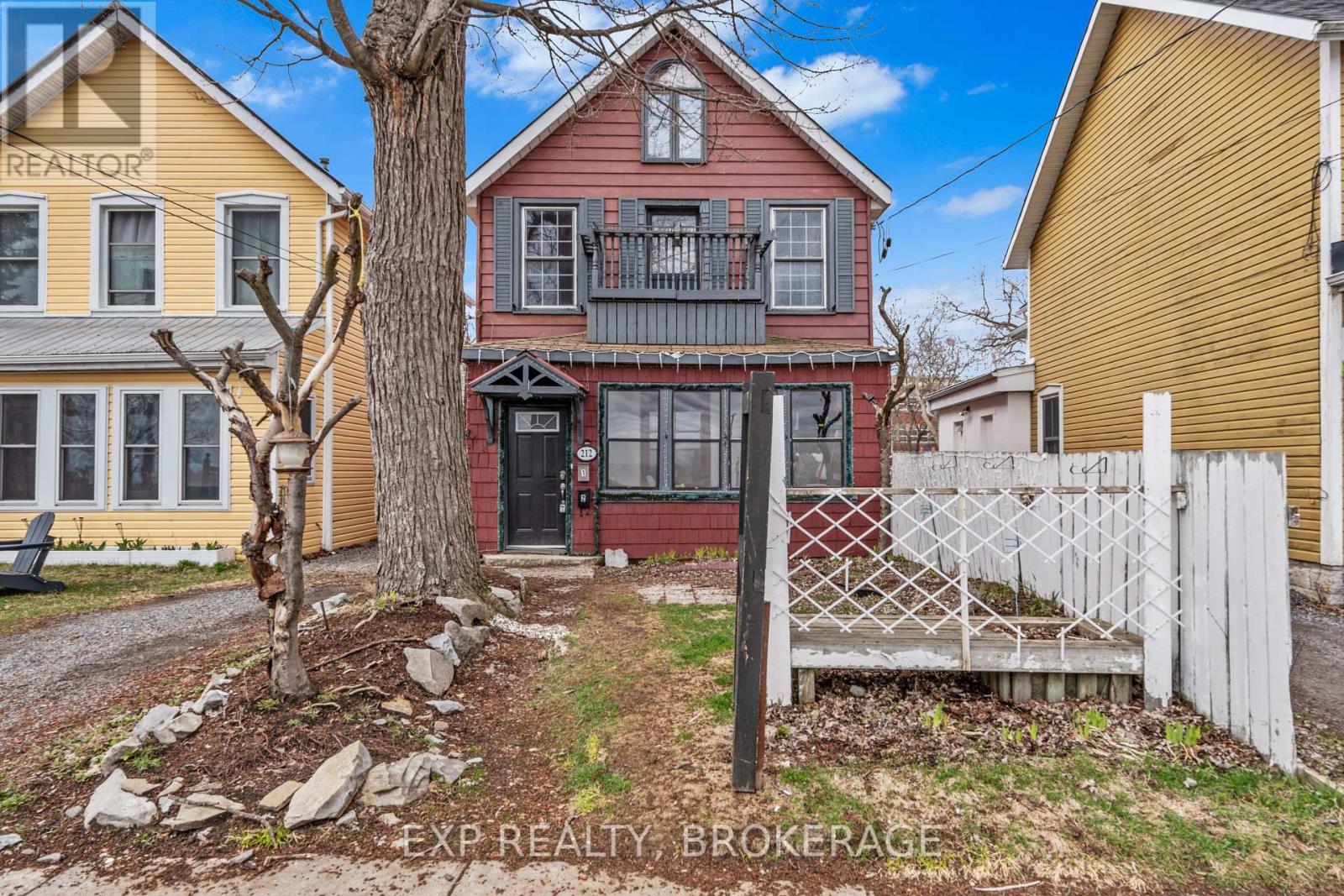 212 Rideau Street, Kingston, Ontario  K7K 3A4 - Photo 2 - X12143463