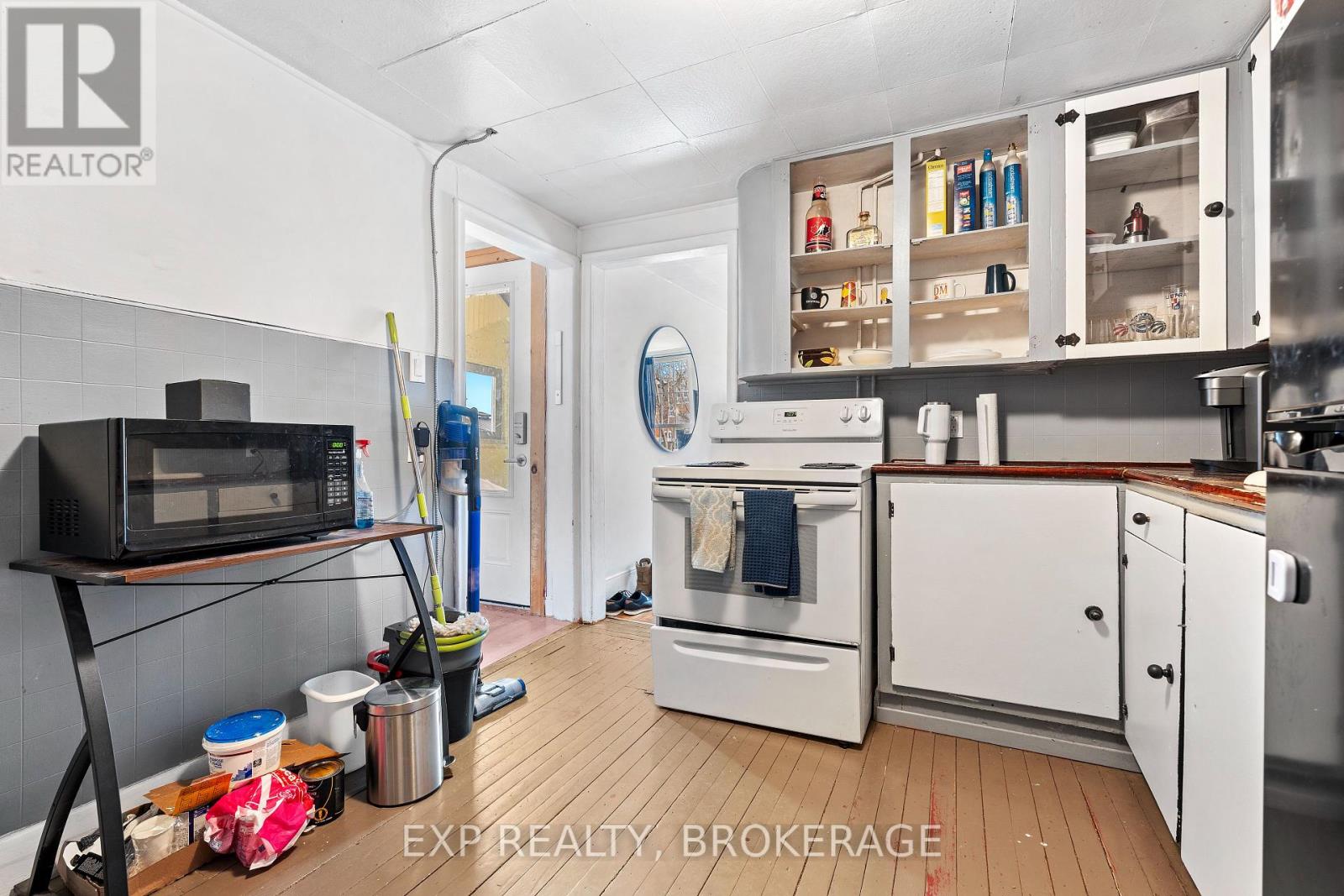 212 Rideau Street, Kingston, Ontario  K7K 3A4 - Photo 32 - X12143463