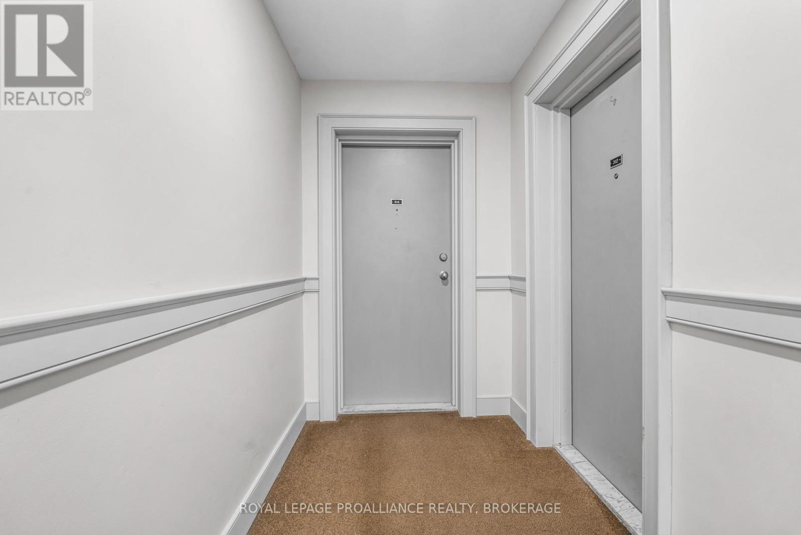 314 - 17 Eldon Hall Place, Kingston, Ontario  K7M 7H5 - Photo 4 - X12143804