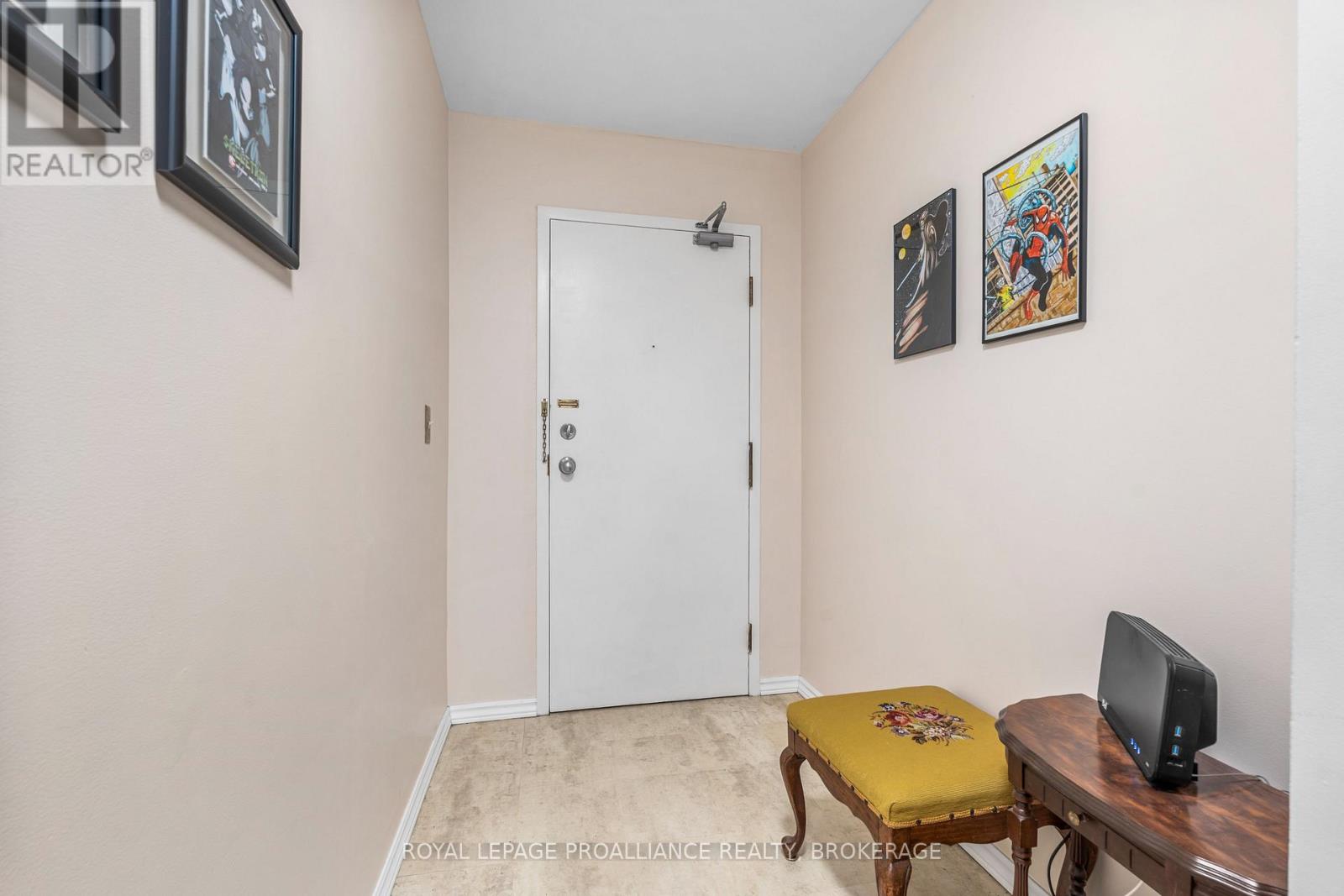 314 - 17 Eldon Hall Place, Kingston, Ontario  K7M 7H5 - Photo 5 - X12143804