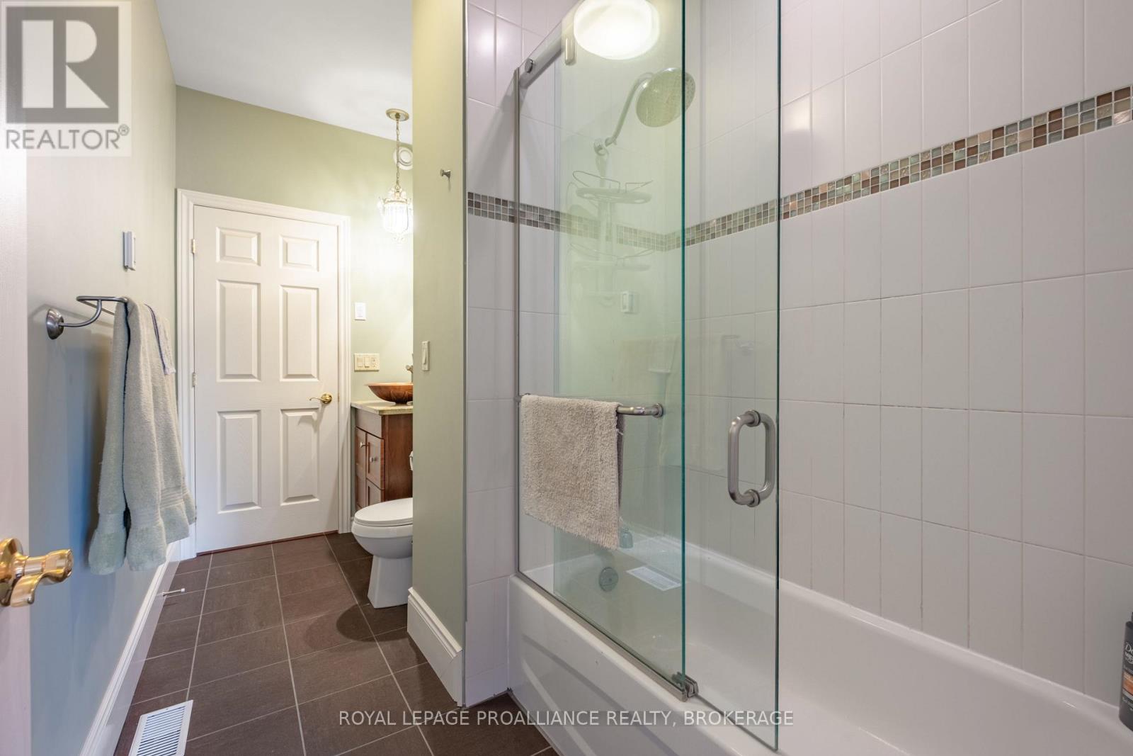 7955 Perth Road, Frontenac, Ontario  K0H 2L0 - Photo 11 - X12143928