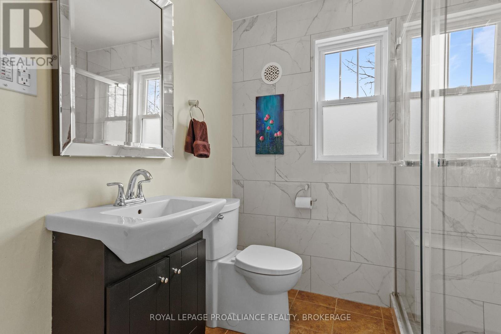 196 Willingdon Avenue, Kingston, Ontario  K7L 4H8 - Photo 17 - X12144337