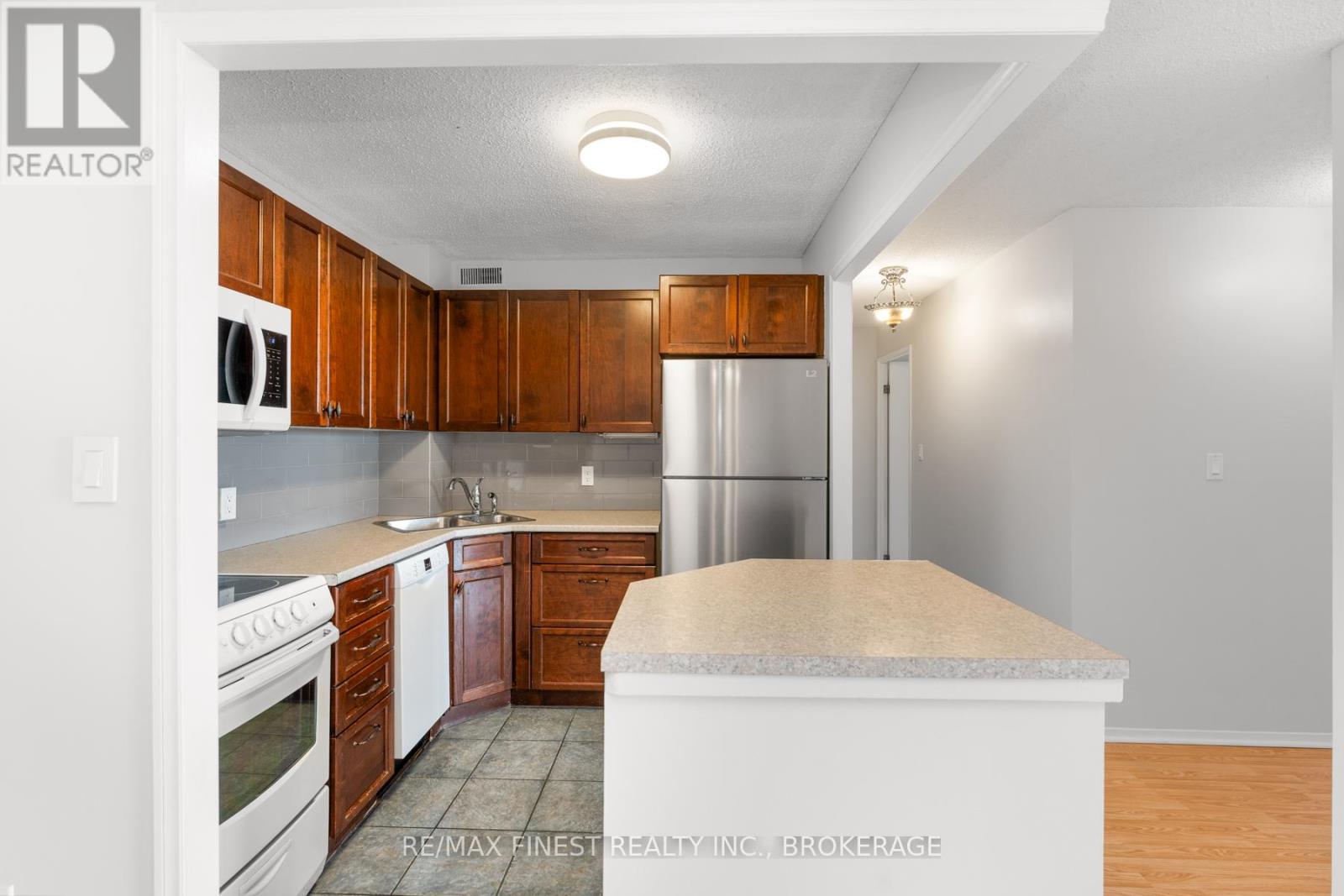 508 - 120 Barrett Court, Kingston, Ontario  K7L 5H6 - Photo 8 - X12144887
