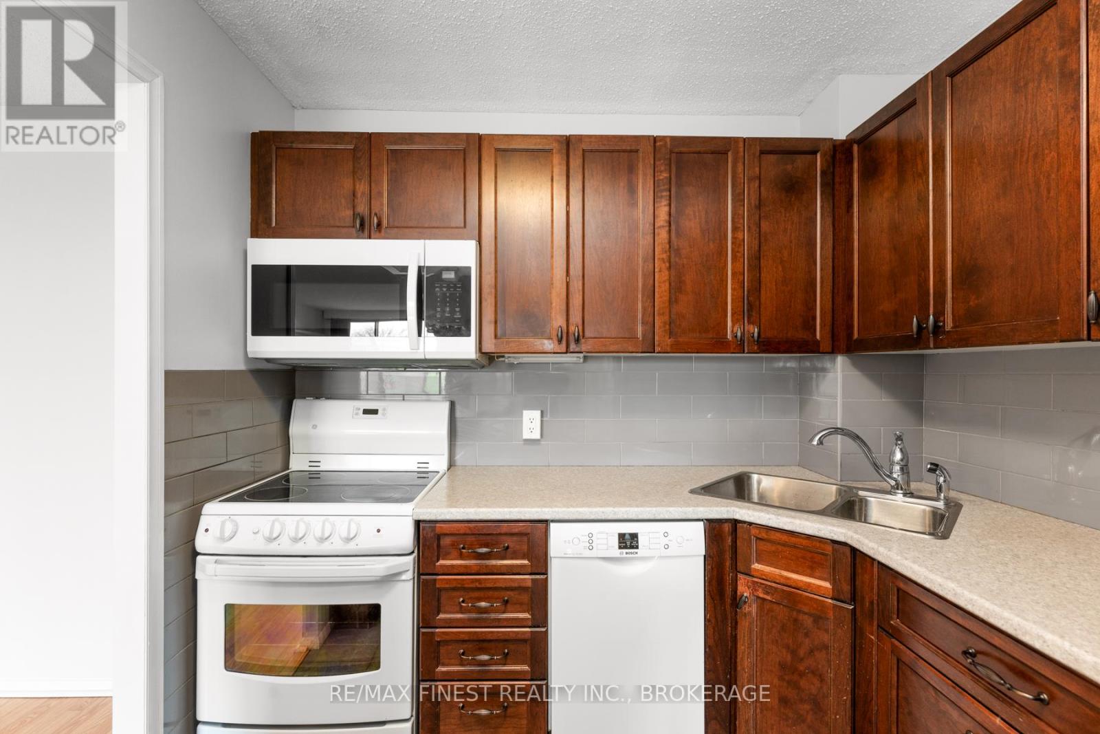 508 - 120 Barrett Court, Kingston, Ontario  K7L 5H6 - Photo 9 - X12144887