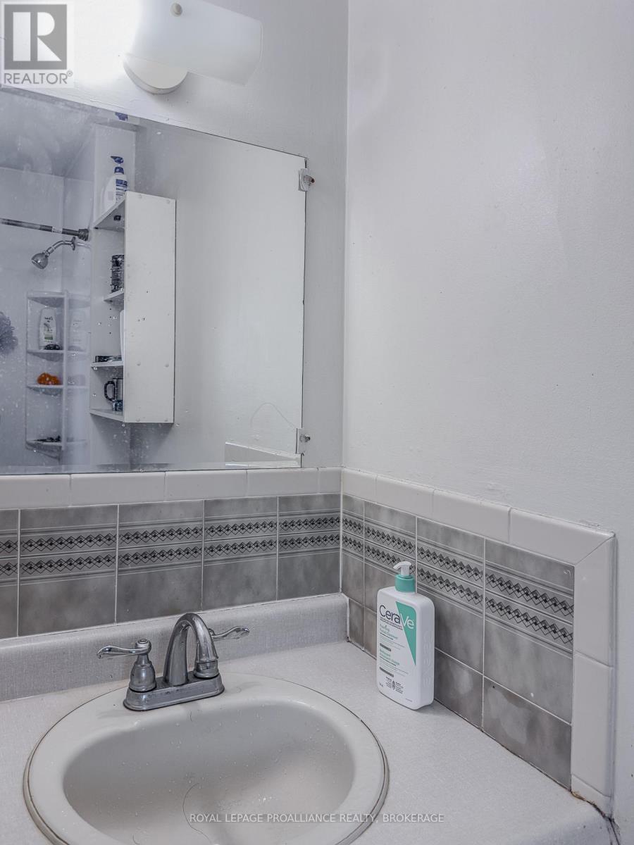 271-273 Rideau Street, Kingston, Ontario  K7K 3A7 - Photo 9 - X12146864