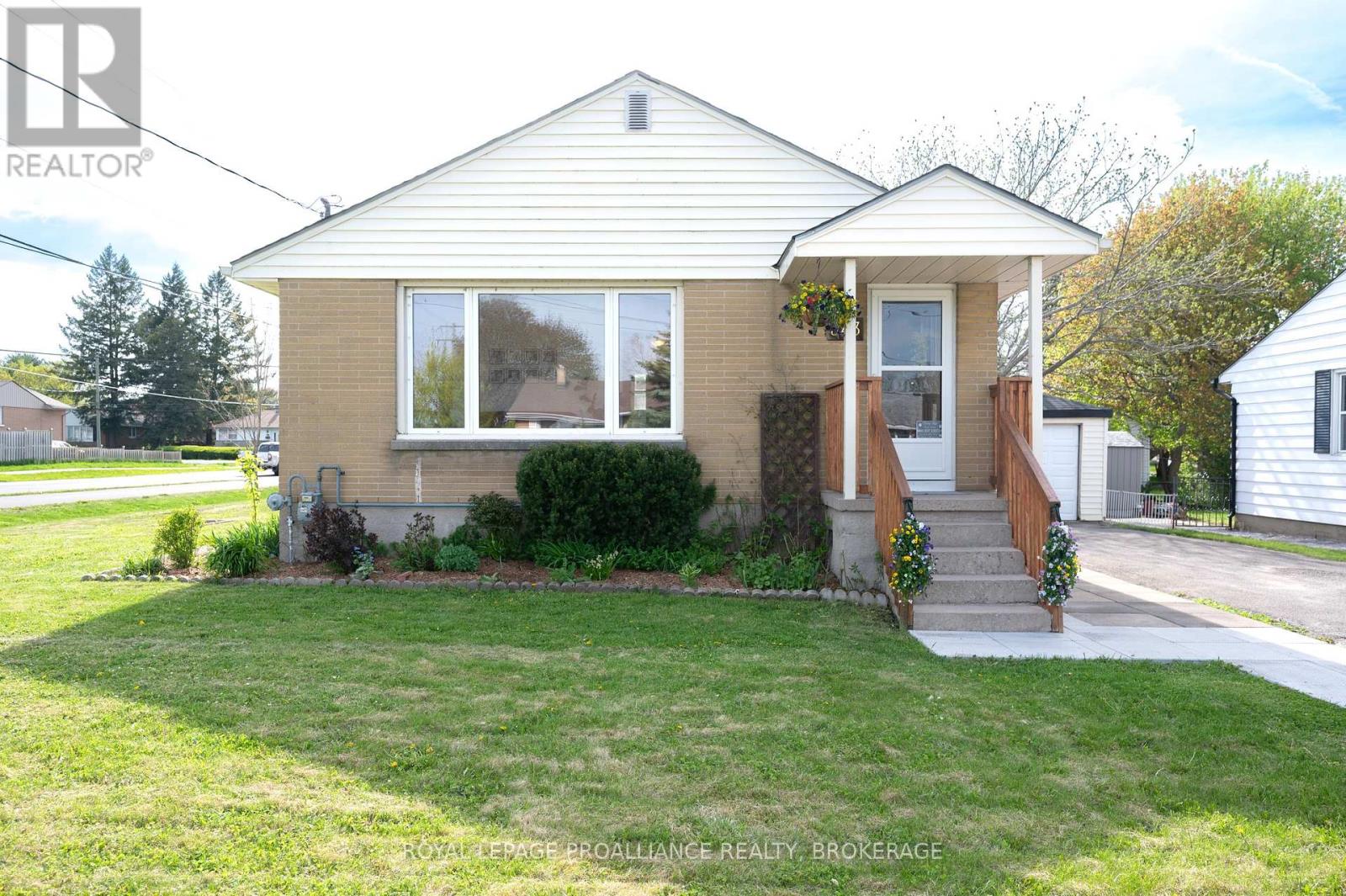 343 MEADOWCREST ROAD, Kingston, Ontario