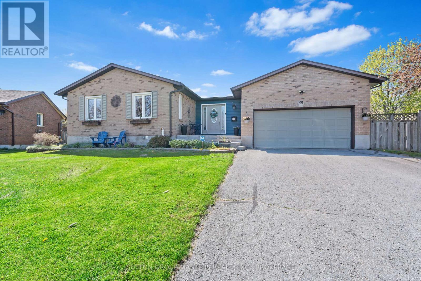 95 NICHOLSON CRESCENT, Loyalist, Ontario