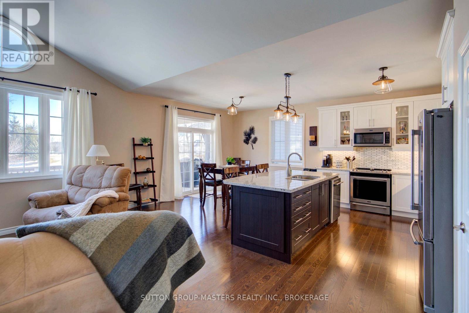 131 Country Club Drive, Loyalist, Ontario  K0H 1G0 - Photo 16 - X12148555