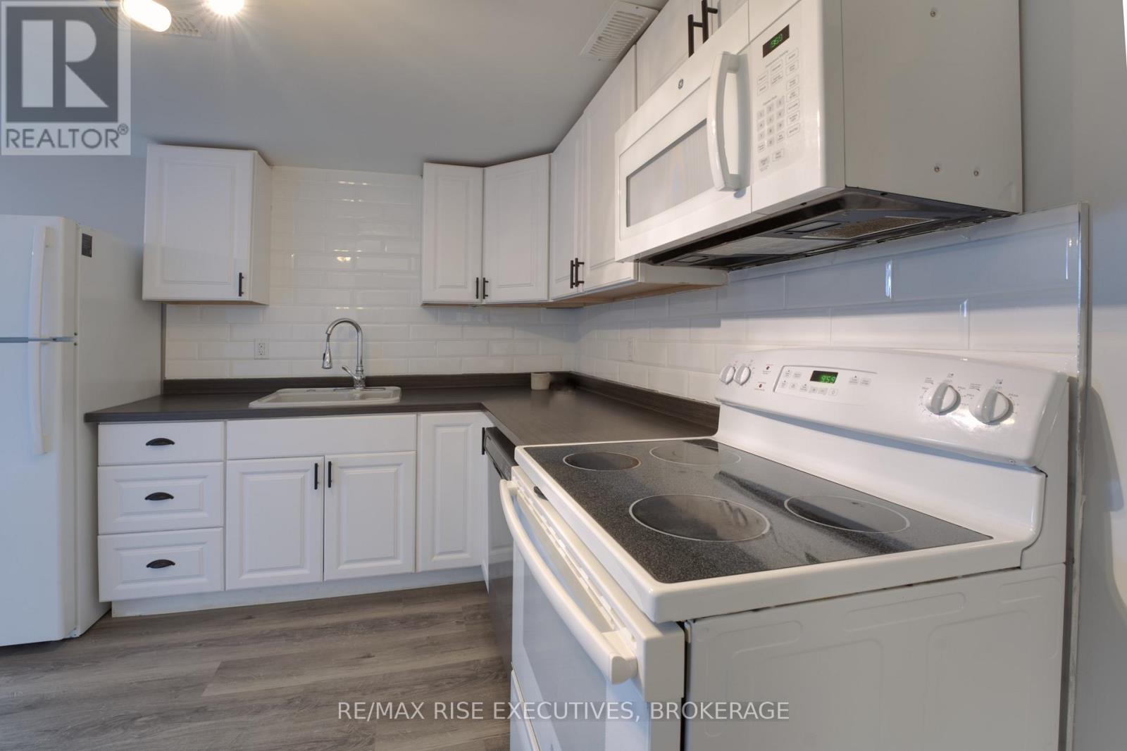 2 - 258 Kingscourt Avenue, Kingston, Ontario  K7K 6C9 - Photo 7 - X12150410