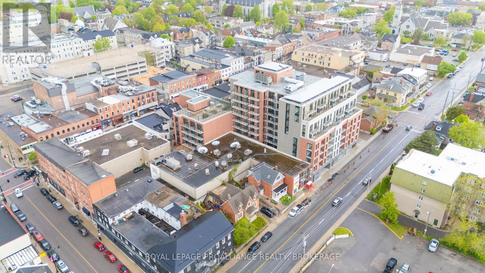615 - 223 Princess Street, Kingston, Ontario  K7L 1B3 - Photo 1 - X12151079