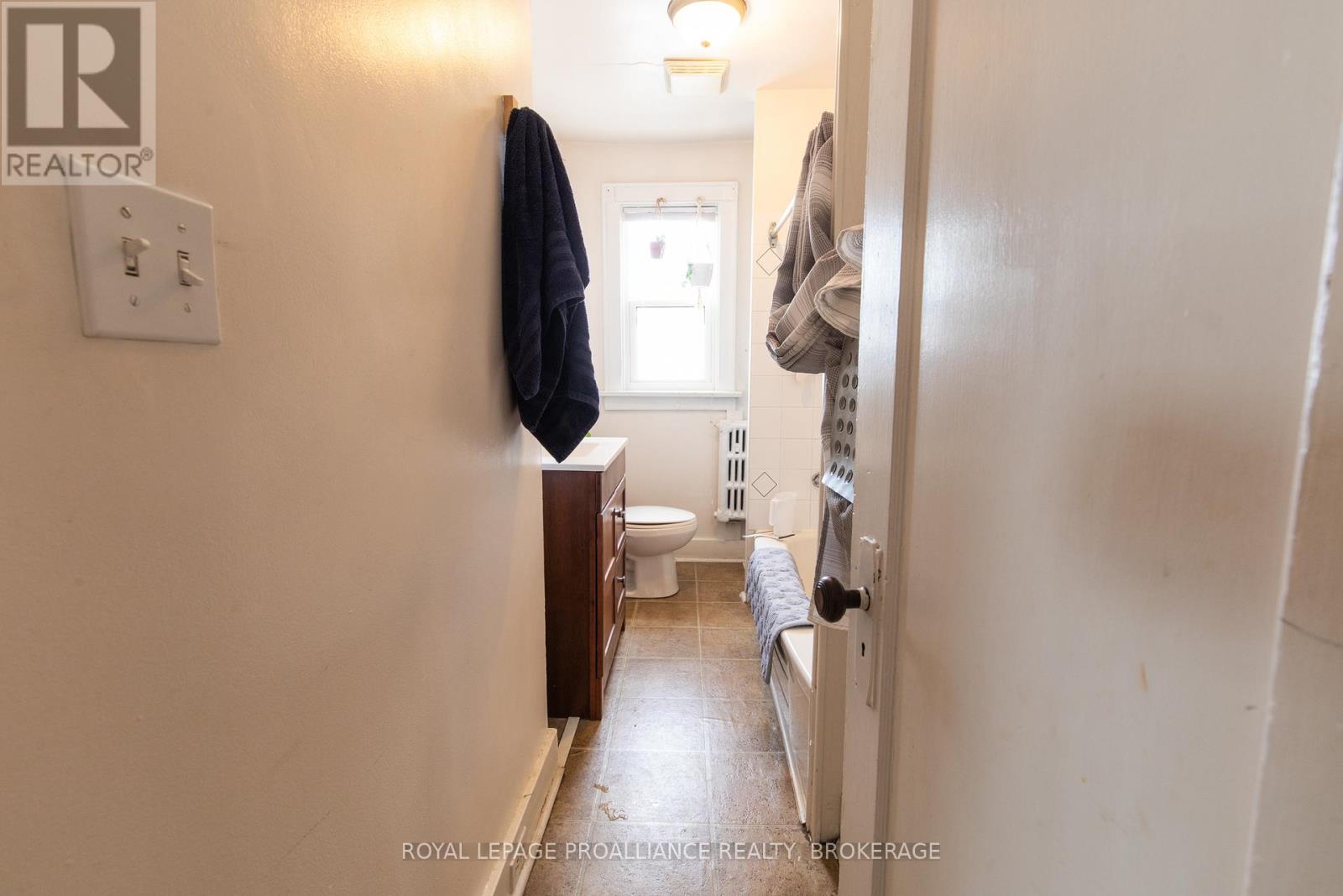 512-514 Macdonnell Street, Kingston, Ontario  K7K 4W7 - Photo 36 - X12151599