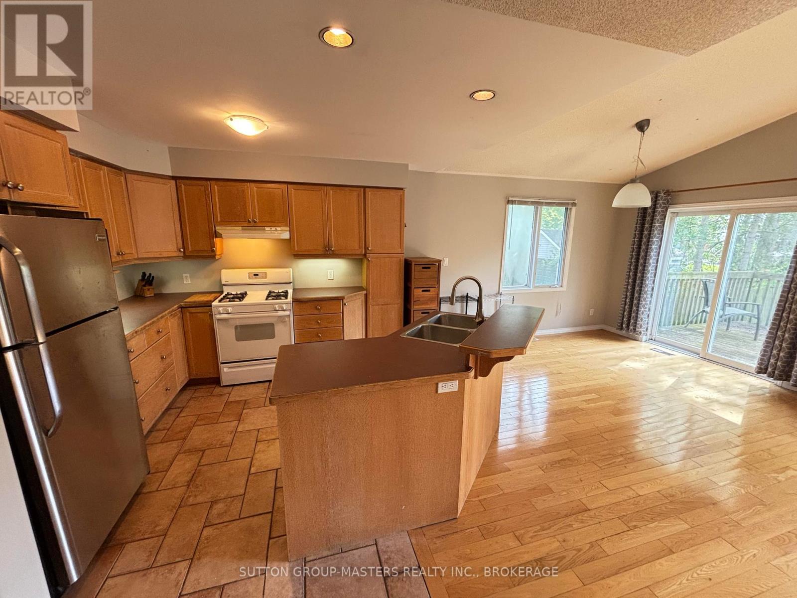 160 Nelson Street, Kingston, Ontario  K7L 3X1 - Photo 4 - X12152990