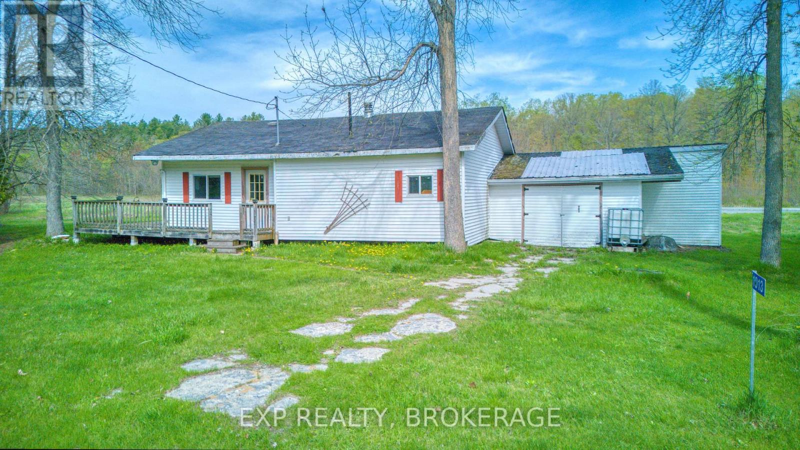 1013 Turner Way, Central Frontenac, Ontario  K0H 1B0 - Photo 22 - X12153785