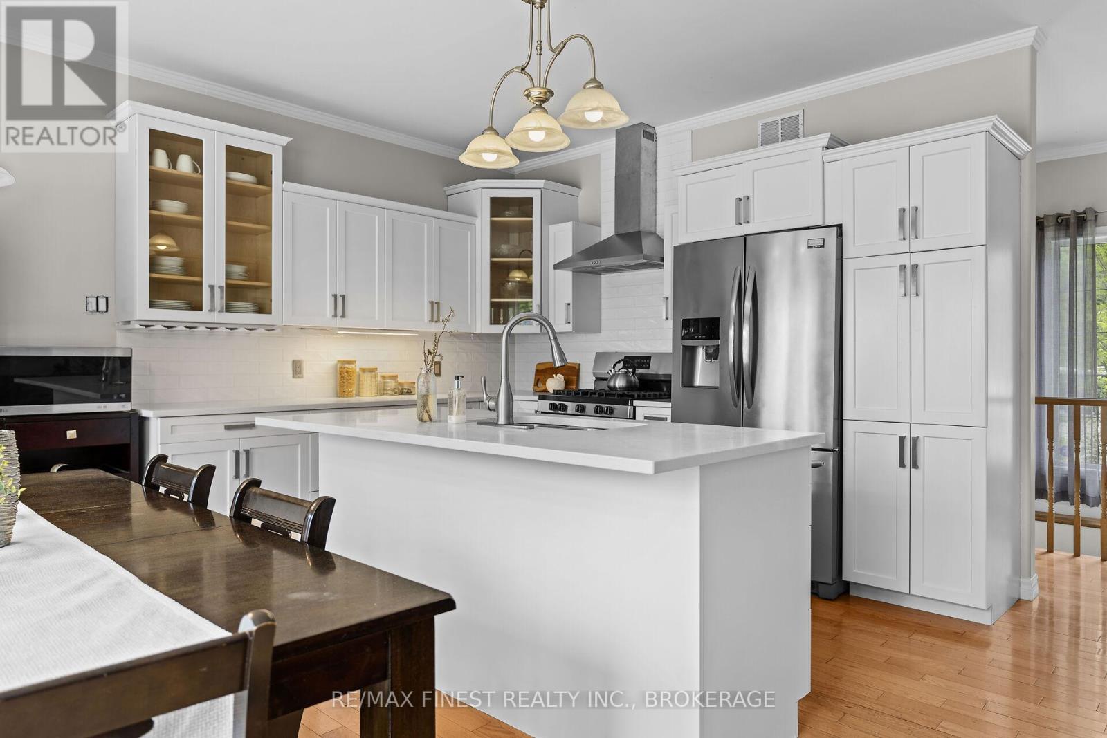 19 Dalgleish Avenue, Kingston, Ontario  K7L 5H6 - Photo 12 - X12154356