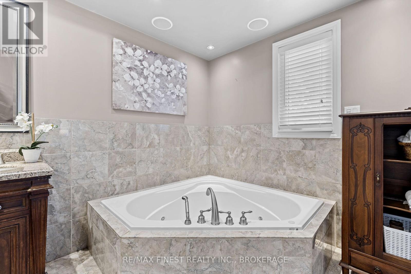19 Dalgleish Avenue, Kingston, Ontario  K7L 5H6 - Photo 25 - X12154356