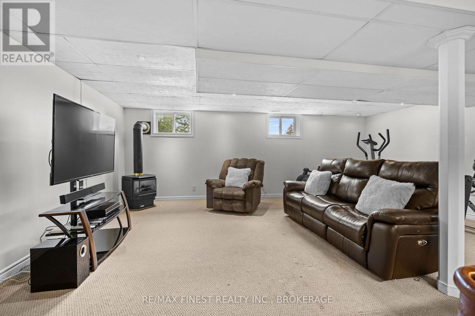 19 Dalgleish Avenue, Kingston, Ontario  K7L 5H6 - Photo 31 - X12154356