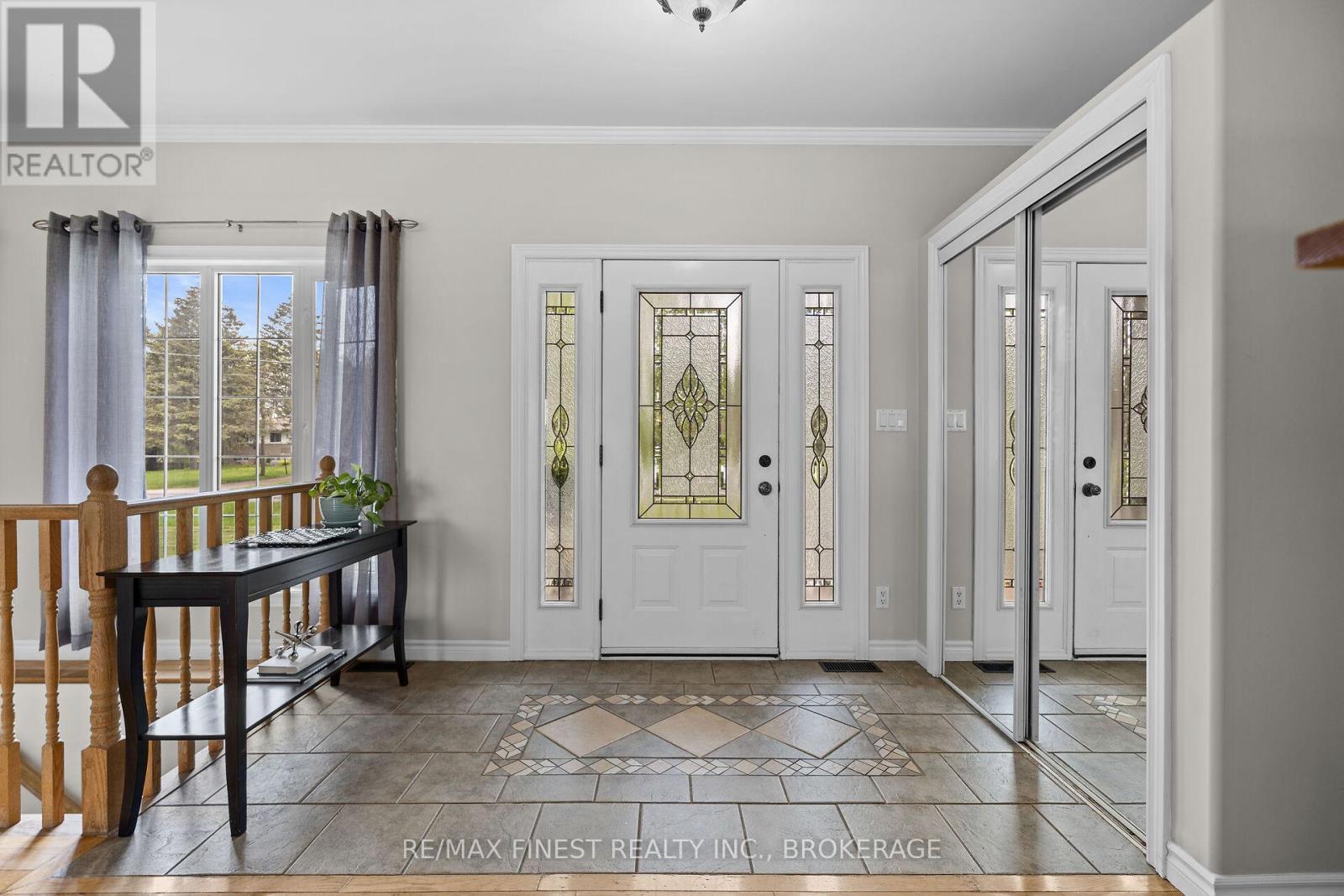 19 Dalgleish Avenue, Kingston, Ontario  K7L 5H6 - Photo 5 - X12154356