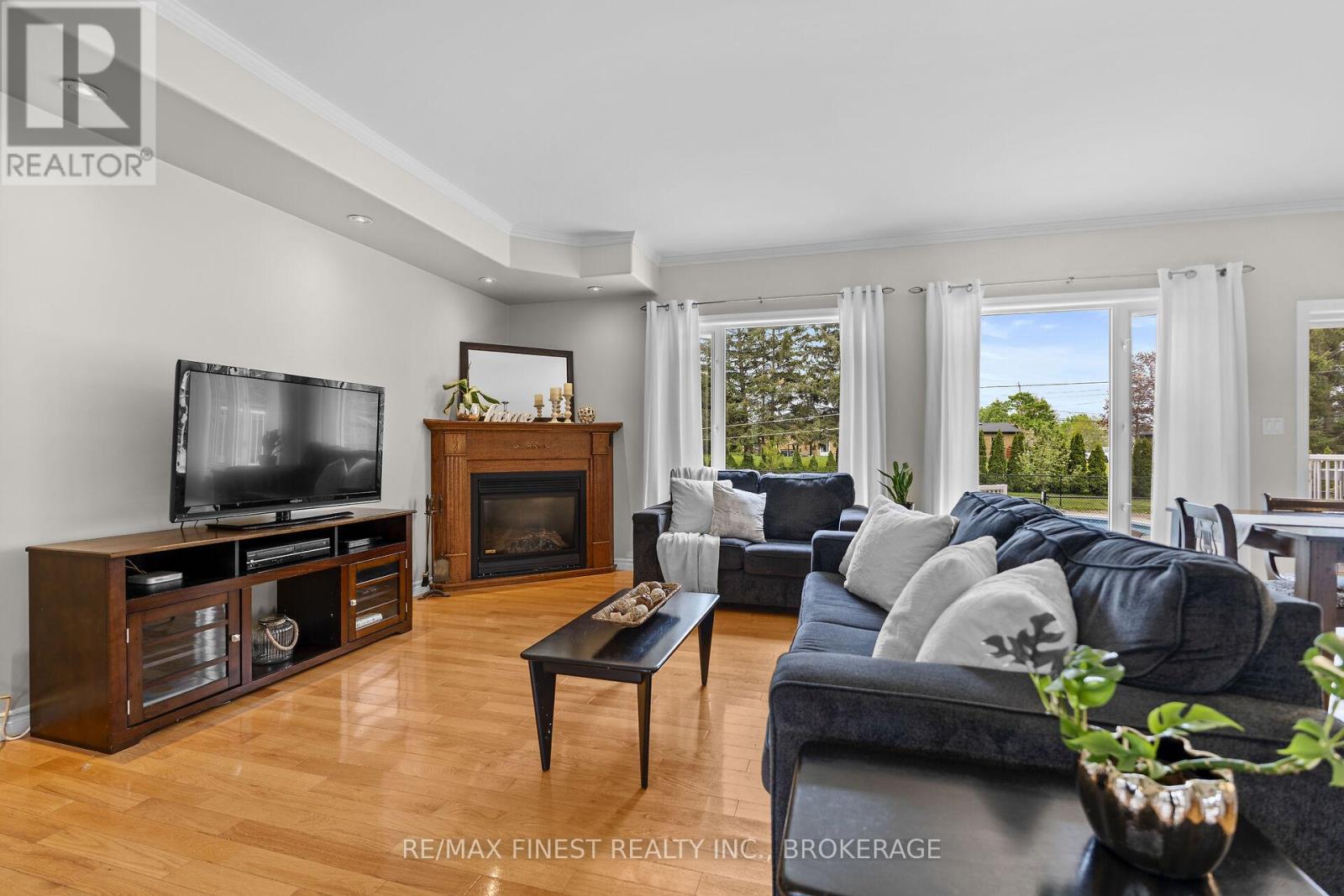 19 Dalgleish Avenue, Kingston, Ontario  K7L 5H6 - Photo 7 - X12154356