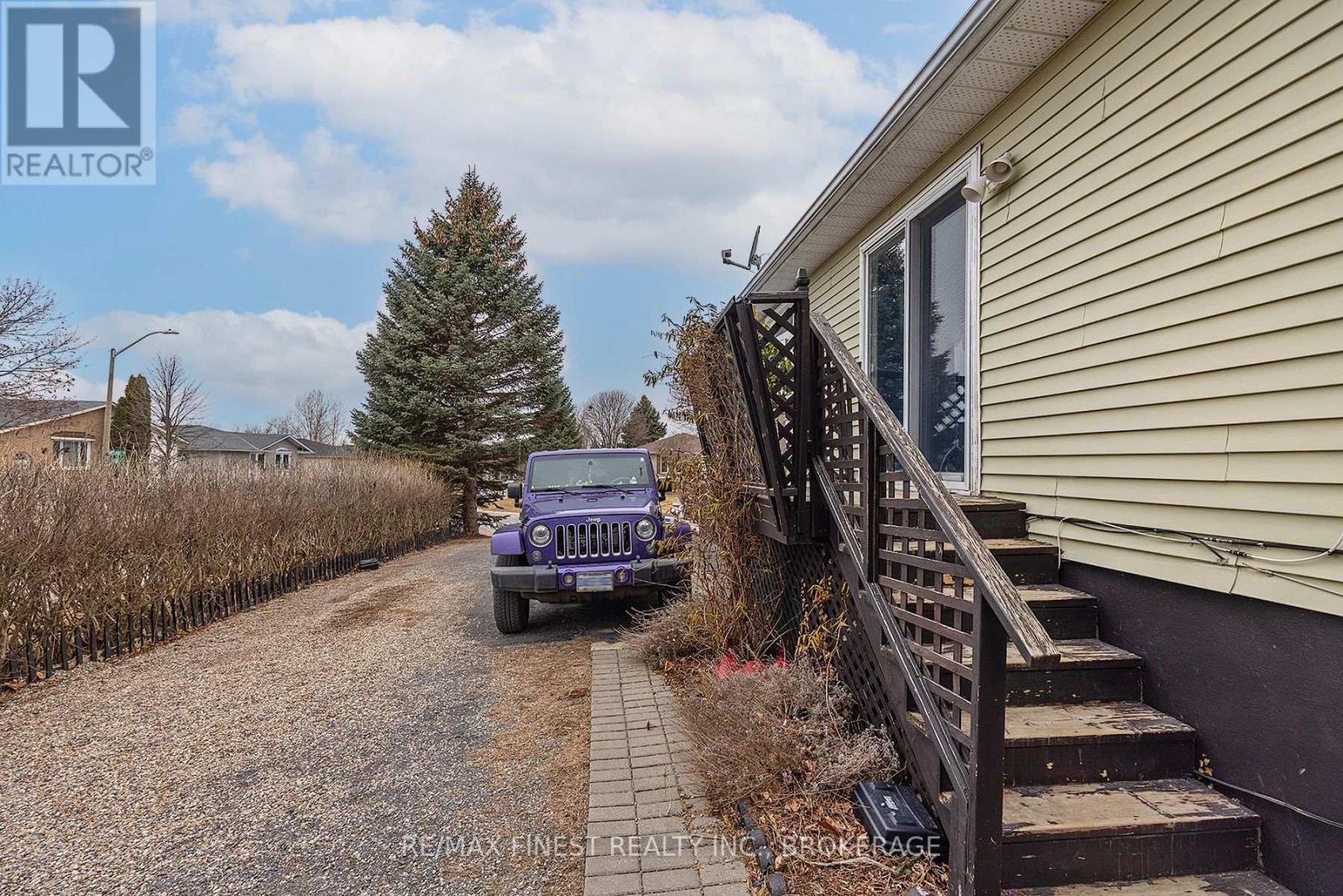 2 - 580 Gavin Court, Kingston, Ontario  K7M 8B6 - Photo 10 - X12154813