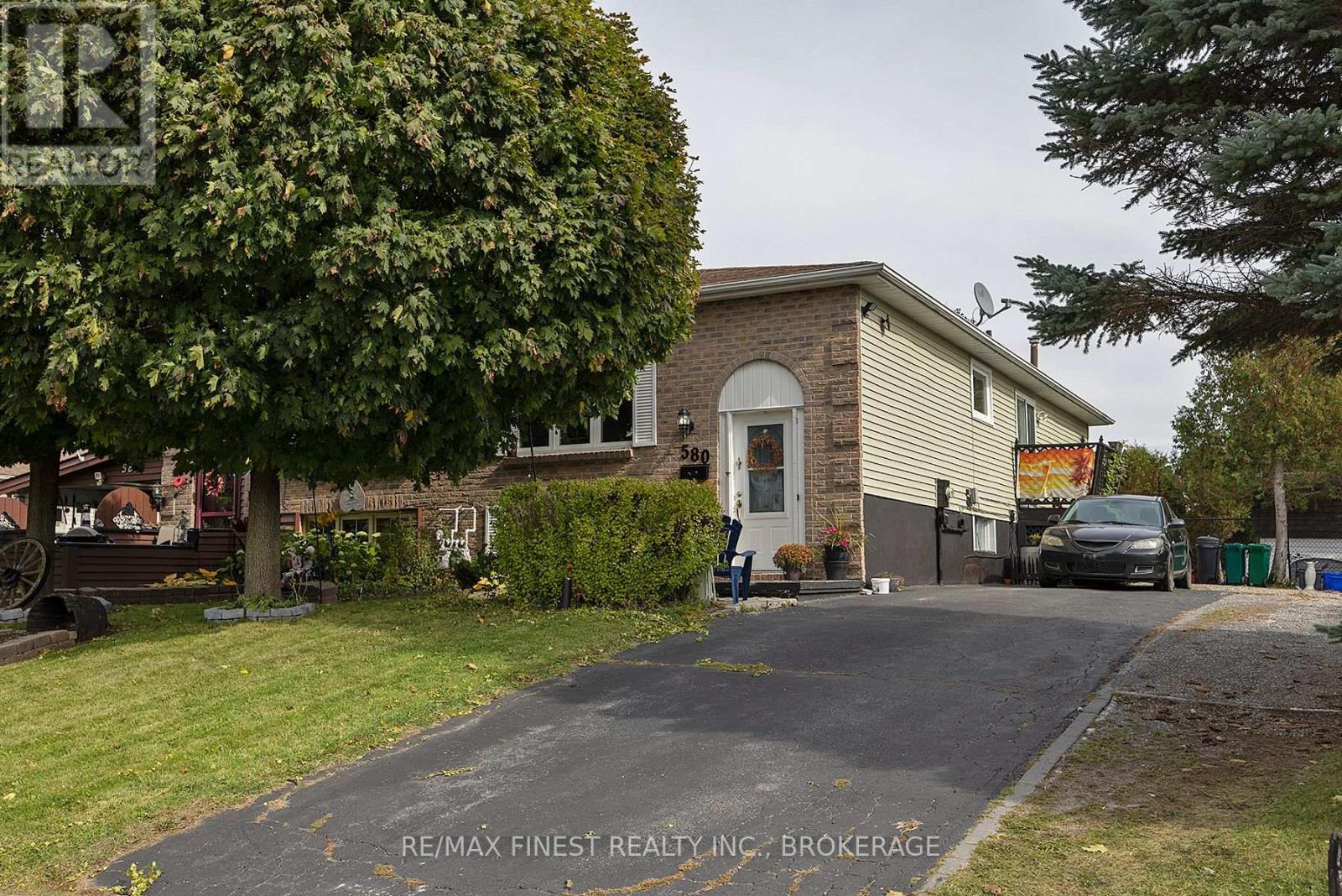 2 - 580 Gavin Court, Kingston, Ontario  K7M 8B6 - Photo 3 - X12154813