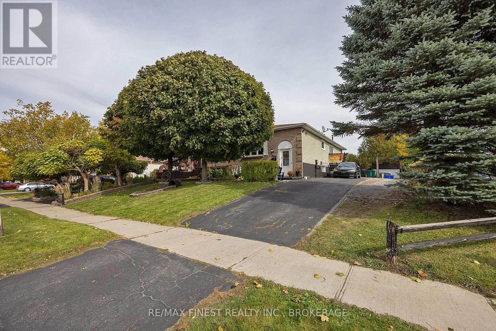 2 - 580 Gavin Court, Kingston, Ontario  K7M 8B6 - Photo 4 - X12154813