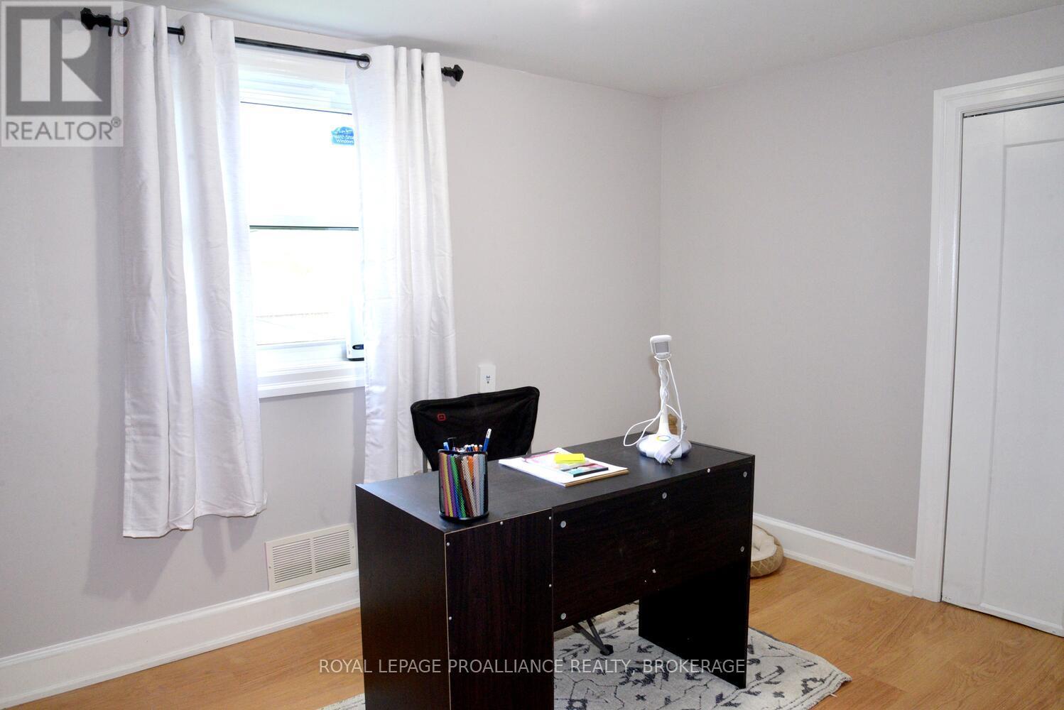 19 Folger Street, Kingston, Ontario  K7K 4Y7 - Photo 10 - X12154994