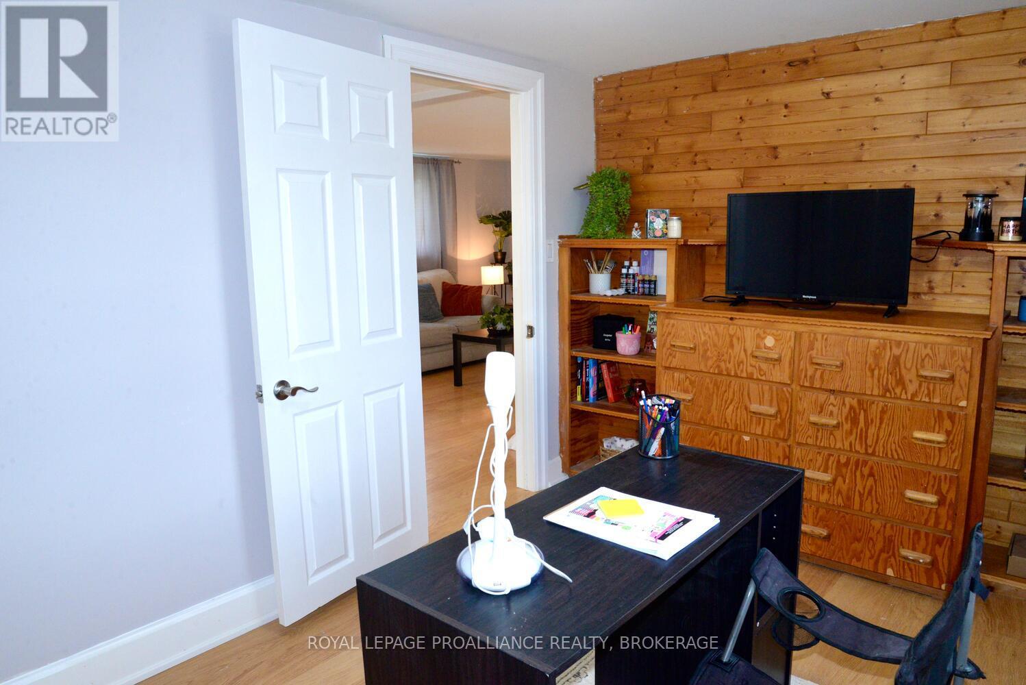 19 Folger Street, Kingston, Ontario  K7K 4Y7 - Photo 11 - X12154994