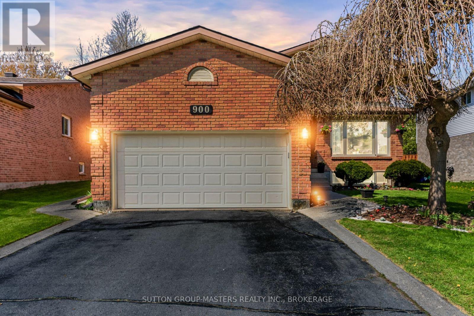 900 MONA DRIVE, Kingston, Ontario