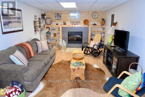 3595 Moore Farm Lane, Frontenac, Ontario  K0H 1W0 - Photo 21 - X12156016