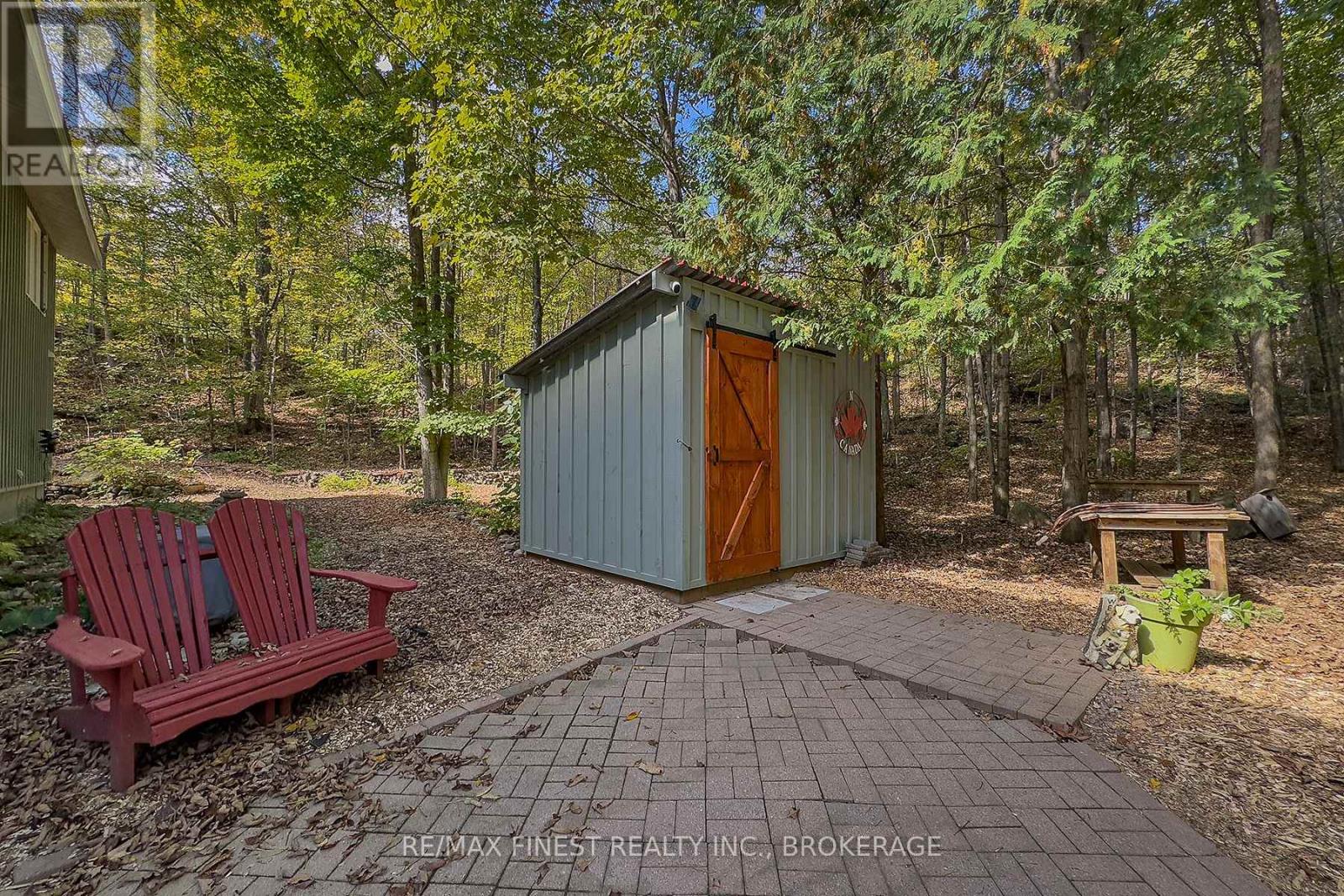 3595 Moore Farm Lane, Frontenac, Ontario  K0H 1W0 - Photo 3 - X12156016