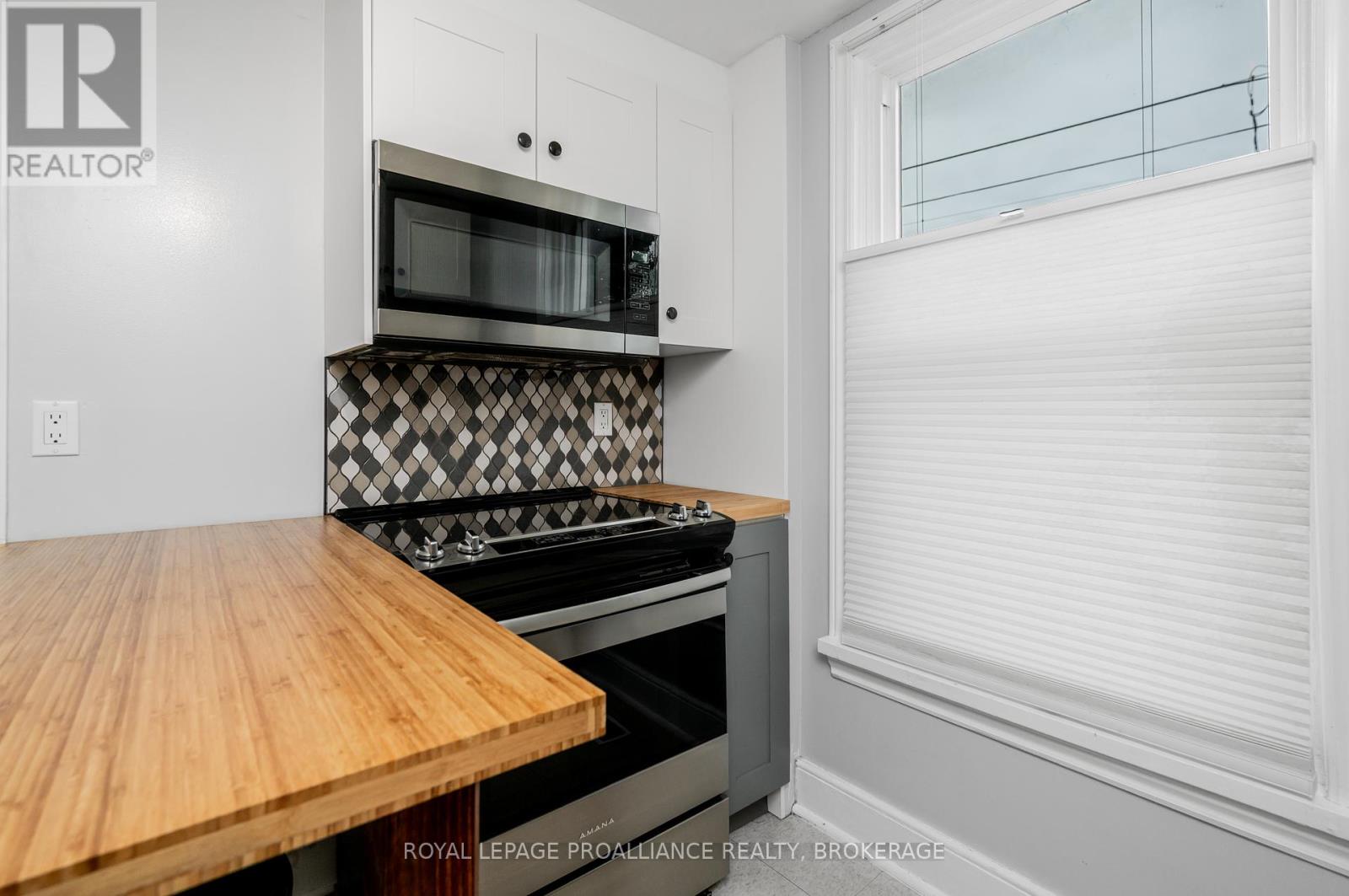 390 Division Street, Kingston, Ontario  K7K 4A7 - Photo 6 - X12158057