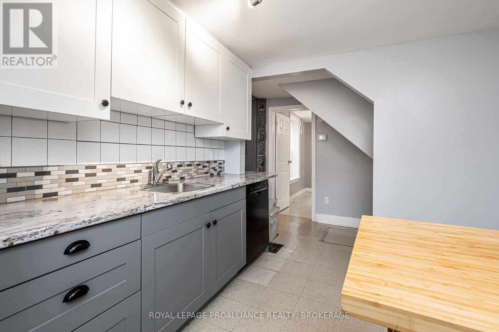 390 Division Street, Kingston, Ontario  K7K 4A7 - Photo 7 - X12158057