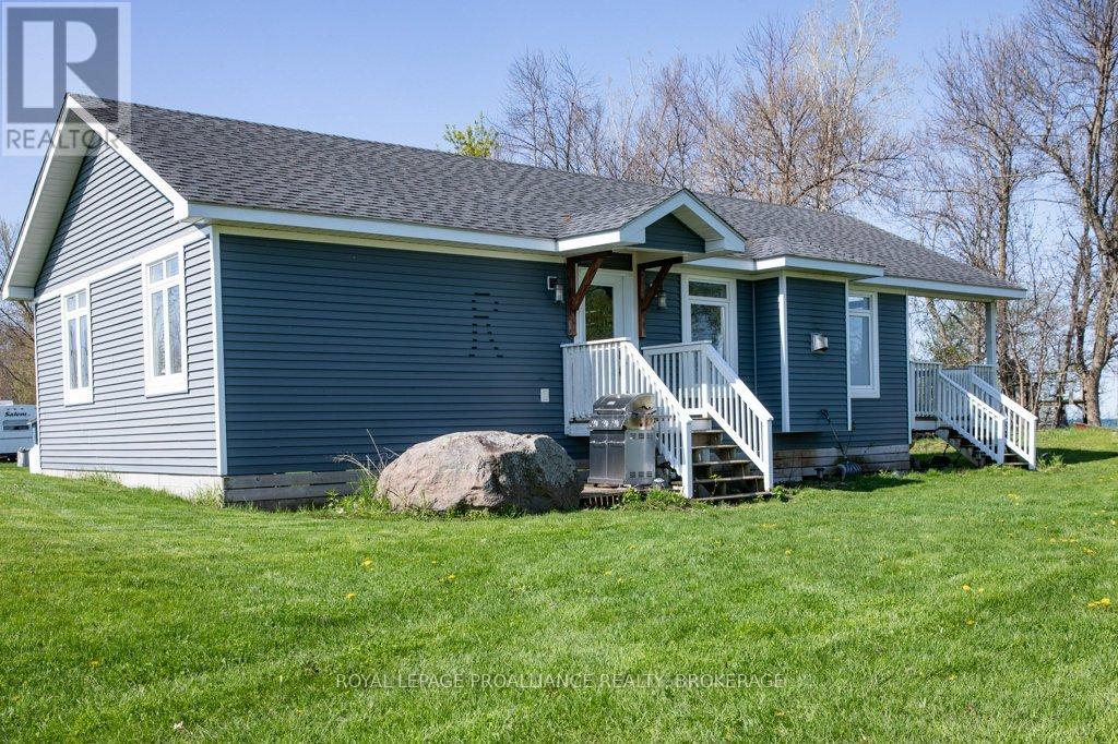 166 Easy Lane, Frontenac Islands, Ontario  K0H 2Y0 - Photo 2 - X12158288