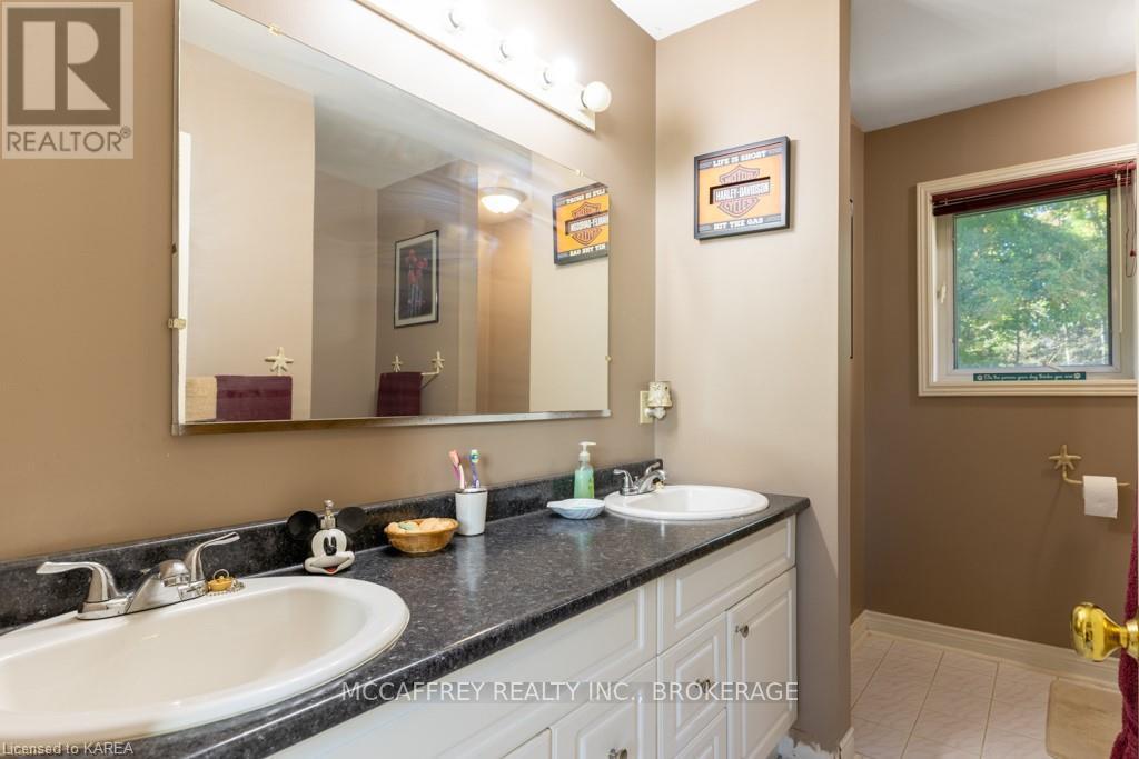 26 Skootamatta Lake Road, Addington Highlands, Ontario  K0H 1K0 - Photo 27 - X12158376