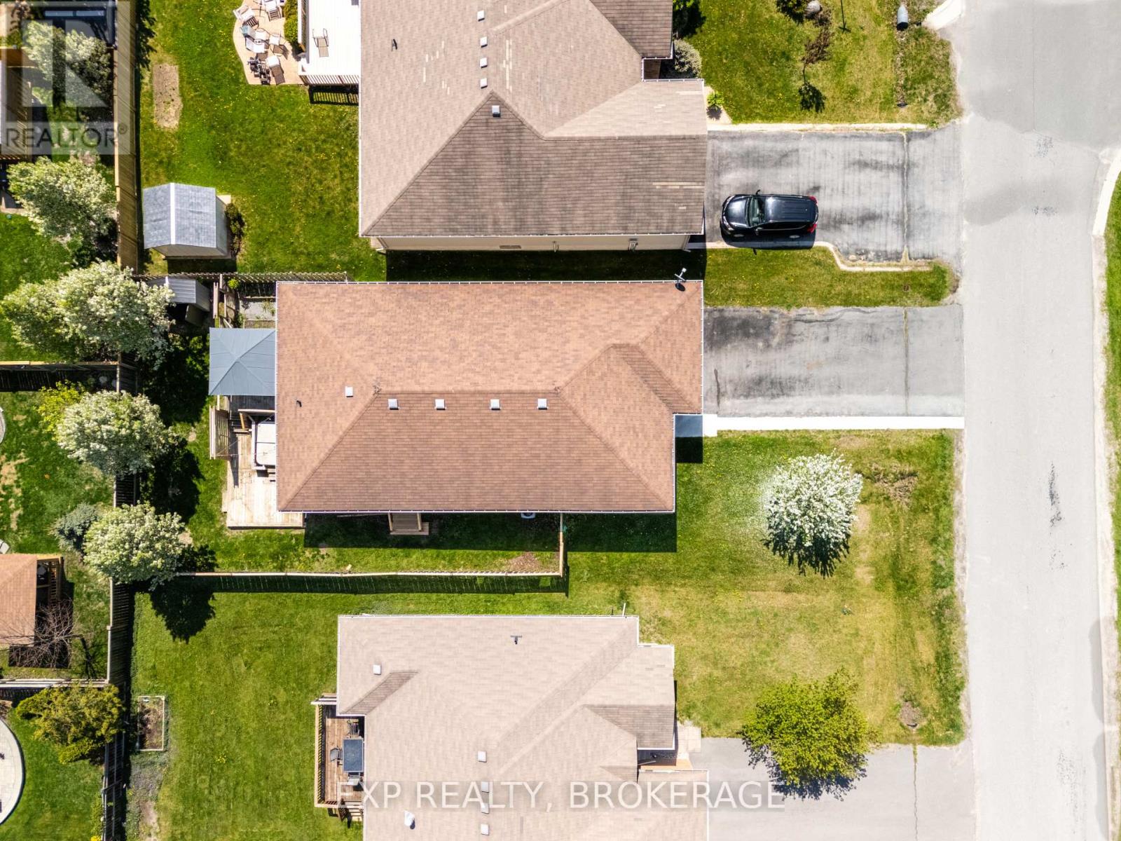 176 Somerset Drive, Loyalist, Ontario  K0H 1G0 - Photo 12 - X12158904