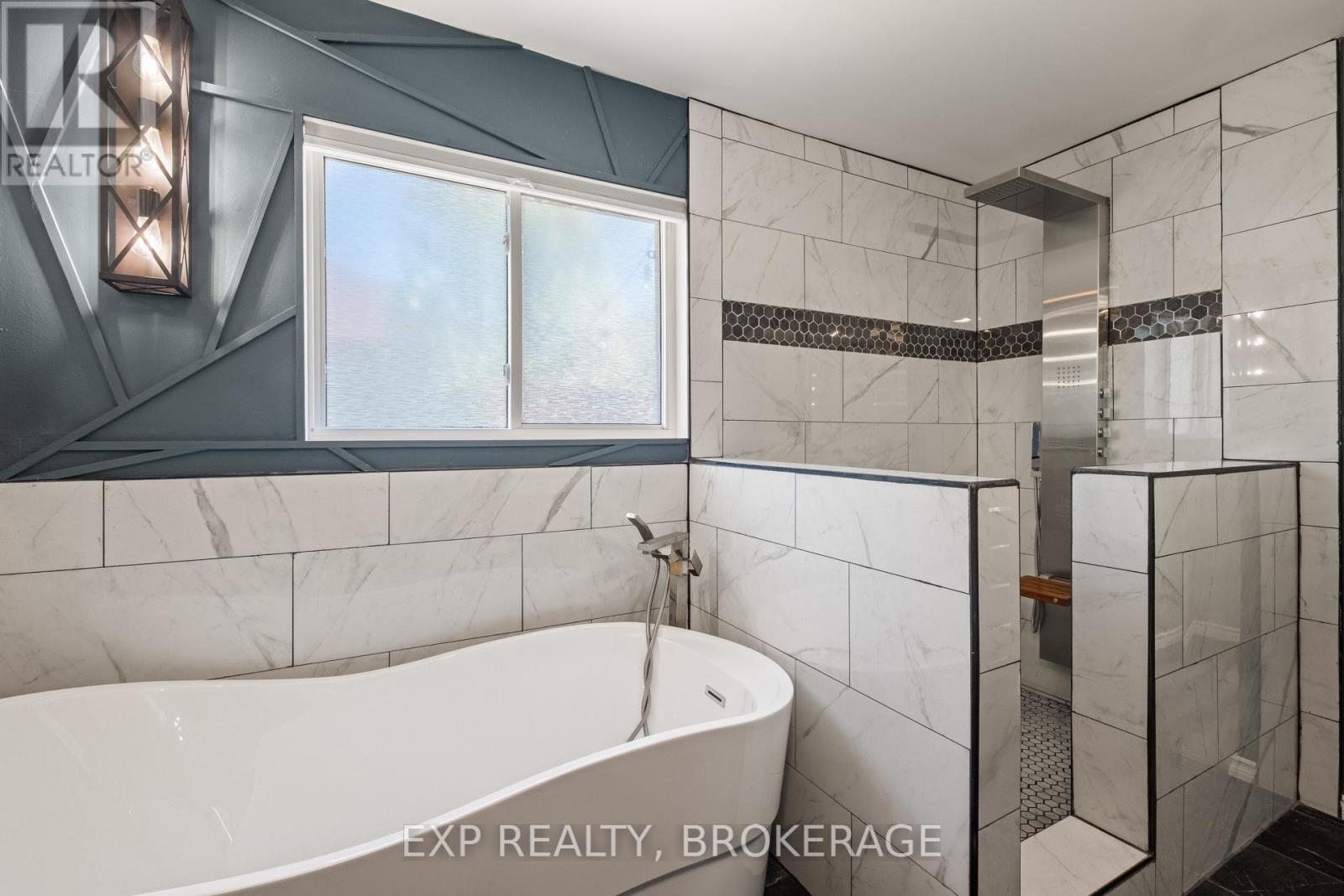 176 Somerset Drive, Loyalist, Ontario  K0H 1G0 - Photo 38 - X12158904