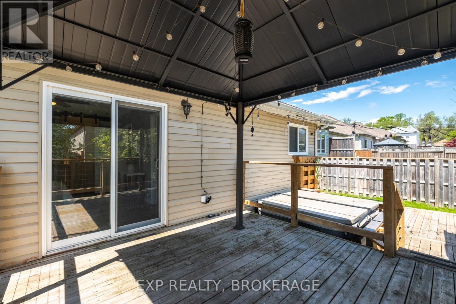 176 Somerset Drive, Loyalist, Ontario  K0H 1G0 - Photo 7 - X12158904